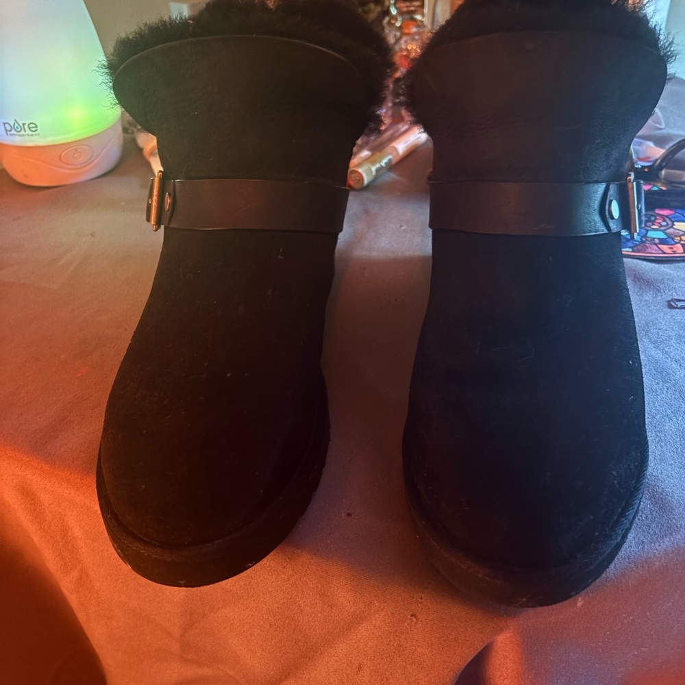 🔥 UGG Black Fur-Lined Boots